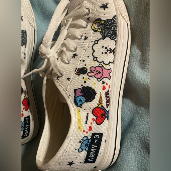BTS shoes! BTS 21 characters! EUC! M7.5/W10 - Picture 6 of 9